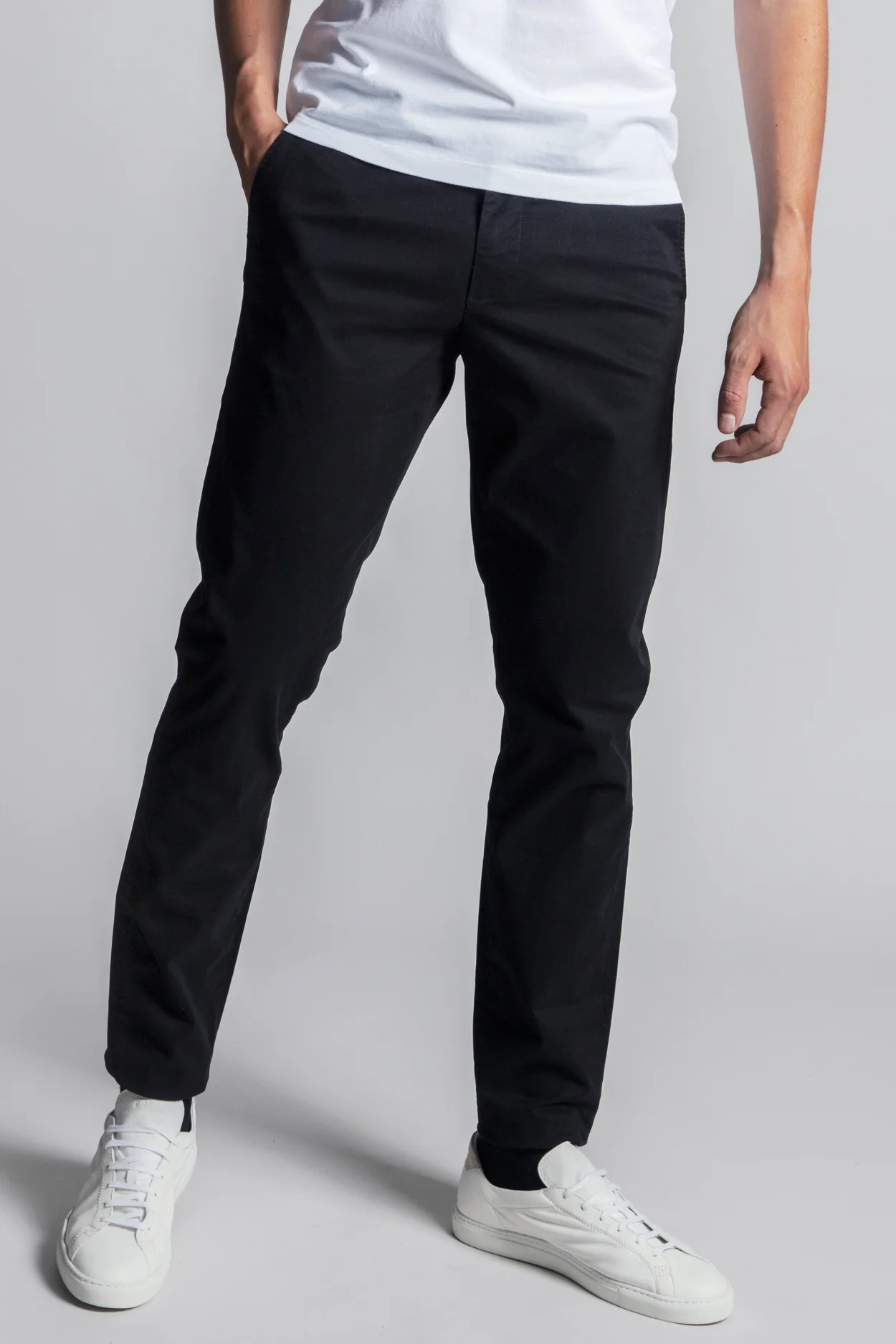 Linen blend tapered fit chinos  Massimo Dutti